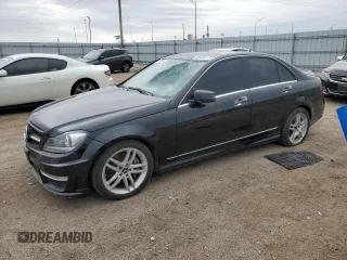 2014 Mercedes-Benz C 300 Sport z VIN WDDGF8AB6ER313428, wystawiony jako Copart lot #58425515 z przebiegiem 99 539 mil mil oraz Czysty tytuł • Clean title. Historia ofert i sprzedaży dostępna na DreamBid. Obrazek 1.