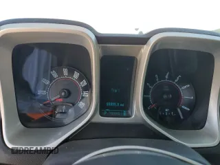 2010 Chevrolet Camaro 1LT z VIN 2G1FB1EV7A9199630, wystawiony jako Copart lot #60373235 z przebiegiem 191 912 mil mil oraz Czysty tytuł • Clean title. Historia ofert i sprzedaży dostępna na DreamBid. Obrazek 9.