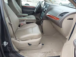 2014 Chrysler Town & Country Touring L with VIN 2C4RC1CG5ER378194, listed as a IAAI auction lot 42176454 with 178,448 mi miles and . Bid and sale history available at carsss.com. Image 5.