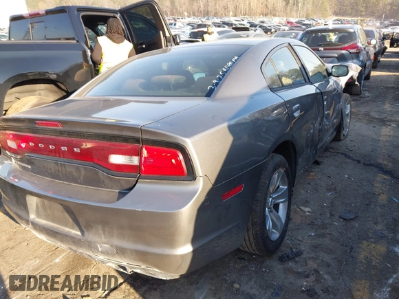 2011 Dodge Charger SE z VIN 2B3CL3CG5BH567626, wystawiony jako IAAI lot #41776553 z przebiegiem 132 670 mil mil oraz . Historia ofert i sprzedaży dostępna na DreamBid. Obrazek 4.