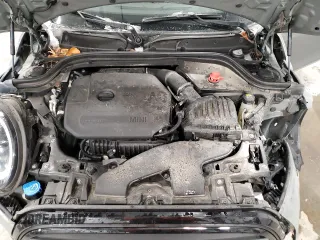 2023 MINI Hardtop 4 Door Cooper Classic z VIN WMW33DK0XP2S54786, wystawiony jako Copart lot #87873415 z przebiegiem 50 956 mil mil oraz Szkoda całkowita • Salvage title. Historia ofert i sprzedaży dostępna na DreamBid. Obrazek 11.