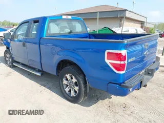 2014 Ford F-150 XL z VIN 1FTFX1EF2EFB82605, wystawiony jako IAAI lot #42267166 z przebiegiem 220 834 mil mil oraz . Historia ofert i sprzedaży dostępna na DreamBid. Obrazek 3.
