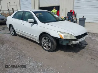 2007 Honda Accord LX SE z VIN 1HGCM56347A223938, wystawiony jako IAAI lot #42481111 z przebiegiem 266 208 mil mil oraz . Historia ofert i sprzedaży dostępna na DreamBid. Obrazek 1.