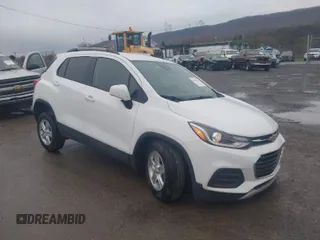 2022 Chevrolet Trax LT with VIN KL7CJPSM8NB563745, listed as a IAAI auction lot 41951023 with 8,445 mi miles. Bid and sale history available at carsss.com. Image 1.
