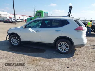 2015 Nissan Rogue S with VIN 5N1AT2MLXFC921298, listed as a IAAI auction lot 40944210 with 231,087 mi miles. Bid and sale history available at carsss.com. Image 15.