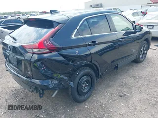 2025 Mitsubishi Eclipse Cross SE z VIN JA4ATWAA5SZ004141, wystawiony jako IAAI lot #42188861 z przebiegiem 7 481 mil mil oraz . Historia ofert i sprzedaży dostępna na DreamBid. Obrazek 4.