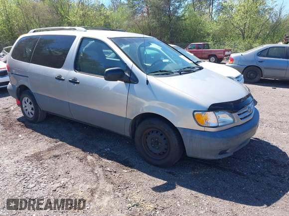 2002 Toyota Sienna CE with VIN 4T3ZF19C02U422910, listed as a IAAI auction lot 41815071 with 267,488 mi miles. Bid and sale history available at carsss.com. Image 1.