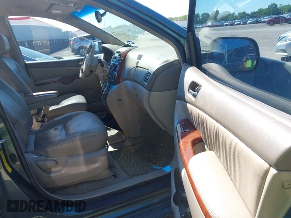 2004 Toyota Sienna XLE with VIN 5TDZA22C24S021779, listed as a IAAI auction lot 42091893 with 155,043 mi miles. Bid and sale history available at carsss.com. Image 5.