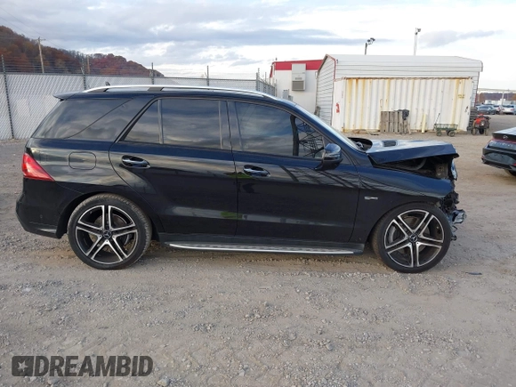 2018 Mercedes-Benz GLE 43 AMG with VIN 4JGDA6EB4JB115925, listed as a IAAI auction lot 40773468 with 52,579 mi miles and . Bid and sale history available at DreamBid. Image 14.