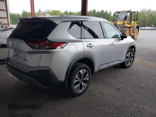 2021 Nissan Rogue SV z VIN 5N1AT3BB4MC723006, wystawiony jako IAAI lot #42225895 z przebiegiem 48 898 mil mil oraz . Historia ofert i sprzedaży dostępna na DreamBid. Obrazek 4.