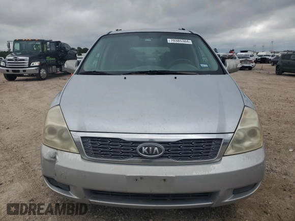 2011 Kia Sedona LX with VIN KNDMG4C71B6366658, listed as a Copart auction lot 70385304 with 356,705 mi miles and Clean Title. Bid and sale history available at carsss.com. Image 5.