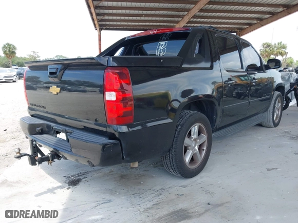 2012 Chevrolet Avalanche LTZ with VIN 3GNTKGE77CG188934, listed as a IAAI auction lot 42105759 with 191,919 mi miles. Bid and sale history available at carsss.com. Image 4.
