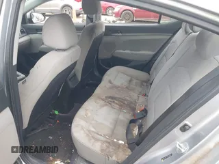 2017 Hyundai Elantra SE z VIN 5NPD74LF7HH150206, wystawiony jako IAAI lot #42382856 z przebiegiem 133 240 mil mil oraz . Historia ofert i sprzedaży dostępna na DreamBid. Obrazek 8.