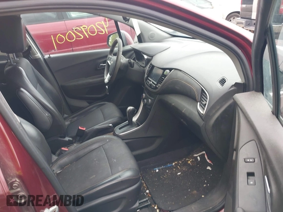 2017 Chevrolet Trax LT with VIN 3GNCJLSB0HL250919, listed as a IAAI auction lot 42092001 with 101,920 mi miles. Bid and sale history available at carsss.com. Image 5.