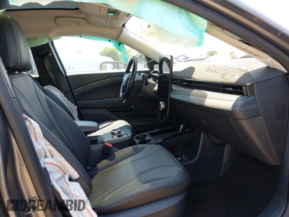 2023 Ford Mustang Mach-E Premium с VIN 3FMTK3SU3PMA83287, выставлен на аукционе IAAI как лот 42329691 с пробегом Не указан миль и . История ставок и продаж доступна на DreamBid. Изображение 5.