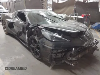 2020 Chevrolet Corvette 3LT z VIN 1G1Y82D40L5102838, wystawiony jako IAAI lot #42249056 z przebiegiem 14 593 mil mil oraz . Historia ofert i sprzedaży dostępna na DreamBid. Obrazek 1.