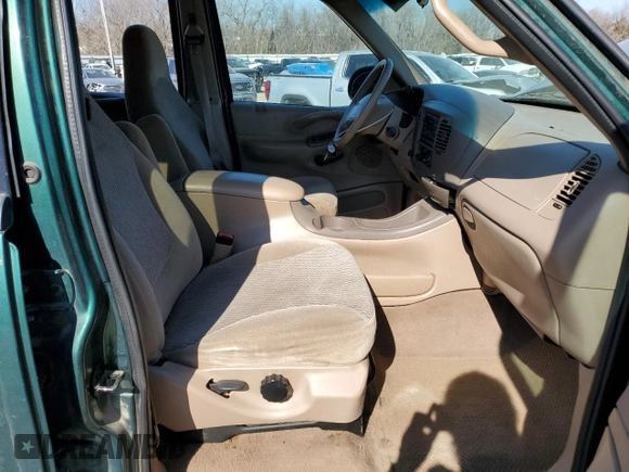 1999 Ford Expedition XLT with VIN 1FMPU18L0XLB96873, listed as a Copart auction lot 46367415 with 161,282 mi miles and Salvage title. Bid and sale history available at DreamBid. Image 7.