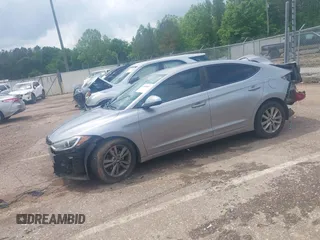 2017 Hyundai Elantra SE z VIN 5NPD84LF7HH119468, wystawiony jako IAAI lot #42060414 z przebiegiem 122 434 mil mil oraz . Historia ofert i sprzedaży dostępna na DreamBid. Obrazek 2.