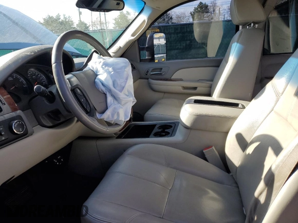 2008 Chevrolet Silverado 1500 LTZ with VIN 2GCEK190581265618, listed as a Copart auction lot 53326745 with 213,700 mi miles and Salvage Title. Bid and sale history available at DreamBid. Image 7.