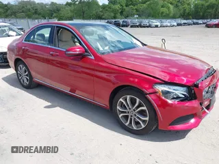 2017 Mercedes-Benz C 300 z VIN 55SWF4KB4HU220400, wystawiony jako IAAI lot #42205626 z przebiegiem 29 313 mil mil oraz . Historia ofert i sprzedaży dostępna na DreamBid. Obrazek 1.
