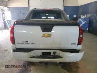 2011 Chevrolet Avalanche LT z VIN 3GNTKFE37BG206998, wystawiony jako Copart lot #88472885 z przebiegiem 142 538 mil mil oraz Nie do naprawy • Non repairable. Historia ofert i sprzedaży dostępna na DreamBid. Obrazek 6.