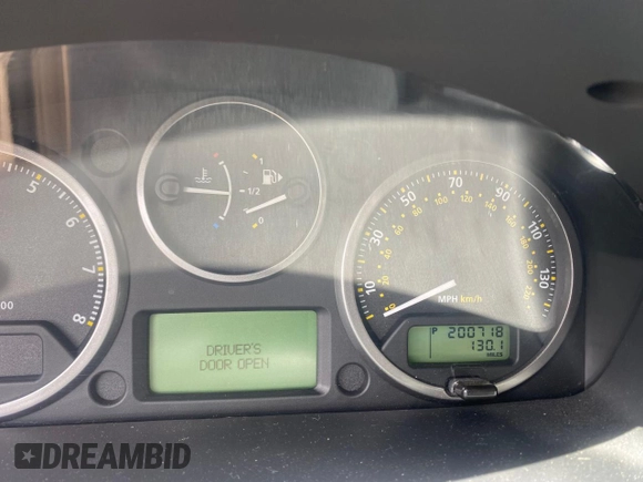 2009 Land Rover LR2 HSE with VIN SALFR24NX9H121417, listed as a Copart auction lot 64680035 with 200,718 mi miles and Clean title. Bid and sale history available at DreamBid. Image 8.
