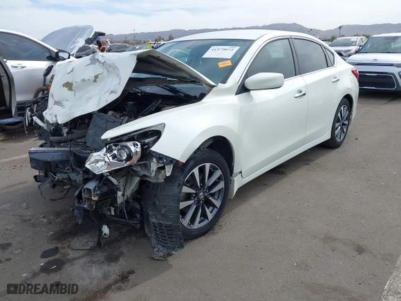 2017 Nissan Altima 2.5 SV with VIN 1N4AL3AP5HC182058, listed as a IAAI auction lot 41579072 with 81,423 mi miles. Bid and sale history available at carsss.com. Image 17.