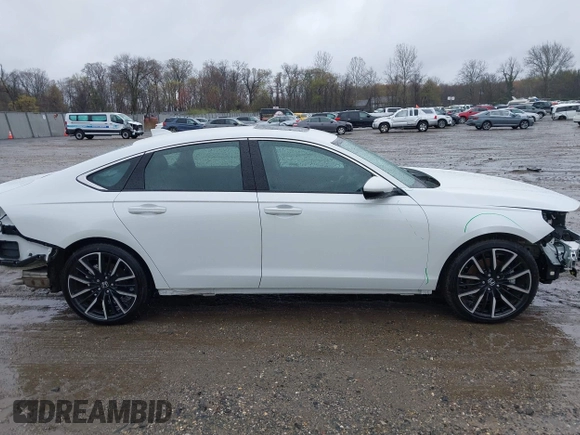 2024 Honda Accord Touring с VIN 1HGCY2F80RA090757, выставлен на аукционе IAAI как лот 41999518 с пробегом 3 862 миль миль и . История ставок и продаж доступна на DreamBid. Изображение 13.