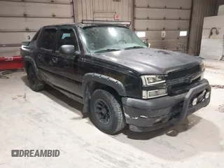 2005 Chevrolet Avalanche Z71 with VIN 3GNEK12Z95G224153, listed as a IAAI auction lot 41832920 with 172,146 mi miles. Bid and sale history available at carsss.com. Image 1.