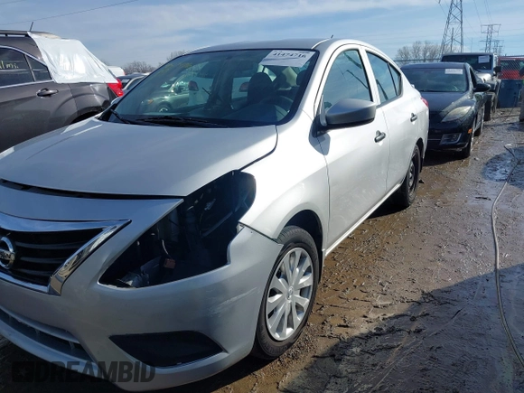2017 Nissan Versa S Plus z VIN 3N1CN7AP5HL900011, wystawiony jako IAAI lot #41474716 z przebiegiem 82 843 mil mil oraz . Historia ofert i sprzedaży dostępna na DreamBid. Obrazek 18.