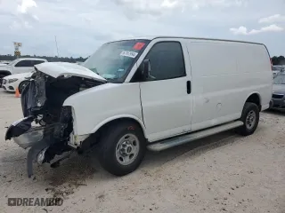 2017 GMC Savana Cargo Van with VIN 1GTW7AFF7H1904084, listed as a Copart auction lot 67357994 with 184,983 mi miles and Salvage Title. Bid and sale history available at carsss.com. Image 1.