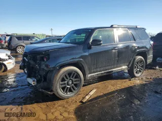 2020 Toyota 4Runner SR5 with VIN JTEBU5JR3L5752172, listed as a Copart auction lot 46652925 with 25,048 mi miles and Salvage Title. Bid and sale history available at carsss.com. Image 1.