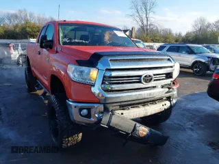 2017 Toyota Tundra SR z VIN 5TFUY5F18HX675248, wystawiony jako IAAI lot #41626060 z przebiegiem 200 761 mil mil oraz . Historia ofert i sprzedaży dostępna na DreamBid. Obrazek 1.