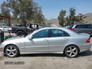 2005 Mercedes-Benz C 230 Kompressor с VIN WDBRF40J15A782461, выставлен на аукционе IAAI как лот 42119047 с пробегом Не указан миль и . История ставок и продаж доступна на DreamBid. Изображение 14.