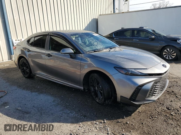 2025 Toyota Camry LE with VIN 4T1DAACK2SU553015, listed as a Copart auction lot 41640695 with 5,603 mi miles and Non Repairable. Bid and sale history available at carsss.com. Image 4.