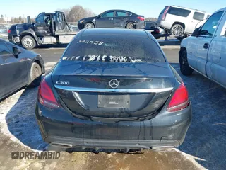 2019 Mercedes-Benz C 300 z VIN 55SWF8DB9KU322058, wystawiony jako IAAI lot #41387405 z przebiegiem 73 483 mil mil oraz . Historia ofert i sprzedaży dostępna na DreamBid. Obrazek 16.