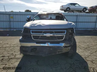 2006 Chevrolet Silverado 1500 LS with VIN 1GCEC19V66Z114770, listed as a Copart auction lot 81286774 with 164,725 mi miles and Salvage Title. Bid and sale history available at carsss.com. Image 5.