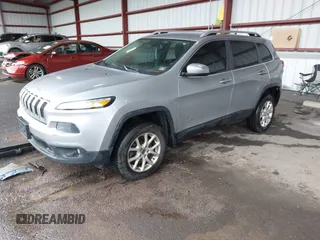 2014 Jeep Cherokee Latitude z VIN 1C4PJMCS7EW124660, wystawiony jako IAAI lot #42310356 z przebiegiem 322 480 mil mil oraz . Historia ofert i sprzedaży dostępna na DreamBid. Obrazek 17.