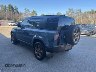 2020 Land Rover Defender SE z VIN SALEPEEU6L2017266, wystawiony jako IAAI lot #42120066 z przebiegiem 117 429 mil mil oraz . Historia ofert i sprzedaży dostępna na DreamBid. Obrazek 3.