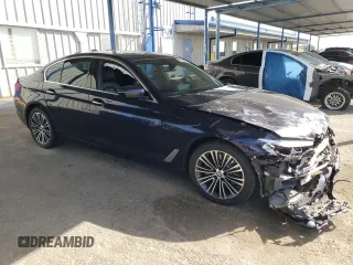 2018 BMW 5 Series 530i z VIN WBAJA5C50JG898675, wystawiony jako Copart lot #51188145 z przebiegiem Nie podano mil oraz Szkody całkowita. Historia ofert i sprzedaży dostępna na DreamBid. Obrazek 4.