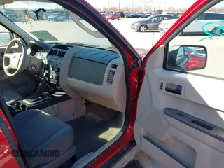 2009 Ford Escape XLS с VIN 1FMCU02799KC31438, выставлен на аукционе IAAI как лот 41791982 с пробегом 63 677 миль миль и . История ставок и продаж доступна на DreamBid. Изображение 5.