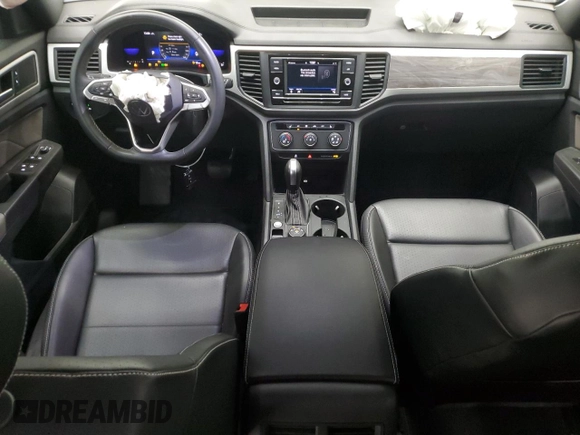 2022 Volkswagen Atlas SE with VIN 1V2LC2CAXNC227494, listed as a Copart auction lot 48955785 with 55,601 mi miles and Clean title. Bid and sale history available at DreamBid. Image 8.