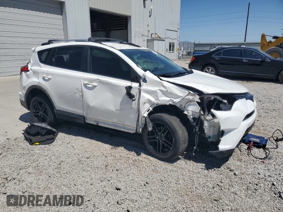 2018 Toyota RAV4 LE z VIN JTMBFREV2JD253105, wystawiony jako Copart lot #58011225 z przebiegiem 68 130 mil mil oraz Szkoda całkowita • Salvage title. Historia ofert i sprzedaży dostępna na DreamBid. Obrazek 4.