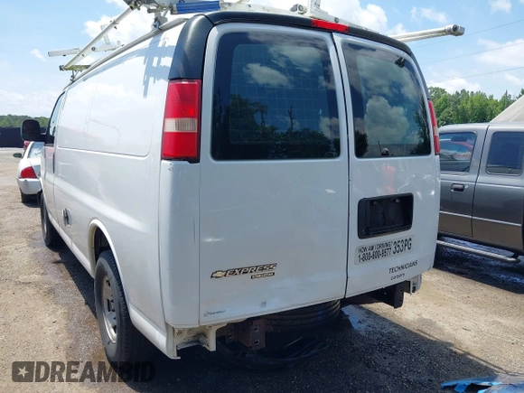 2013 Chevrolet Express Cargo z VIN 1GCWGFBA5D1125154, wystawiony jako IAAI lot #42746664 z przebiegiem 173 998 mil mil oraz . Historia ofert i sprzedaży dostępna na DreamBid. Obrazek 6.
