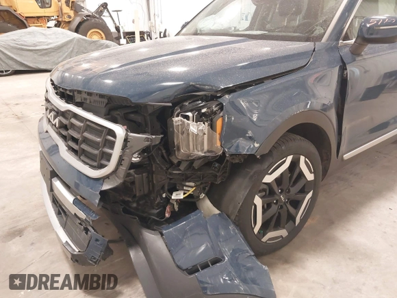 2023 Kia Telluride S with VIN 5XYP6DGC1PG348835, listed as a IAAI auction lot 41985119 with 34,701 mi miles and . Bid and sale history available at DreamBid. Image 6.