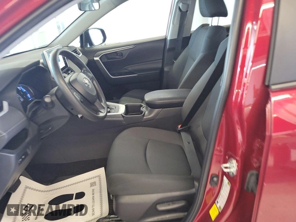 2023 Toyota RAV4 Hybrid LE z VIN 4T3LWRFV3PU096313, wystawiony jako IAAI lot #42841645 z przebiegiem 19 678 mil mil oraz . Historia ofert i sprzedaży dostępna na DreamBid. Obrazek 11.