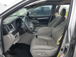 2019 Toyota Highlander SE with VIN 5TDKZRFH0KS559919, listed as a Copart auction lot 48600165 with 48,384 mi miles and Salvage Title. Bid and sale history available at carsss.com. Image 8.