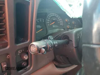 2005 Chevrolet Suburban LT with VIN 3GNEC16Z05G174248, listed as a Copart auction lot 55474945 with Not provided miles and Salvage title. Bid and sale history available at DreamBid. Image 9.