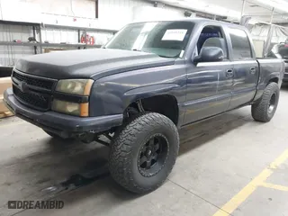 2007 Chevrolet Silverado 1500 Classic LS with VIN 2GCEK13V371177217, listed as a IAAI auction lot 41840244 with 148,211 mi miles. Bid and sale history available at carsss.com. Image 17.