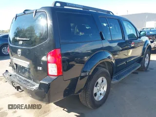2007 Nissan Pathfinder S z VIN 5N1AR18U47C636190, wystawiony jako IAAI lot #42200265 z przebiegiem 228 221 mil mil oraz . Historia ofert i sprzedaży dostępna na DreamBid. Obrazek 4.